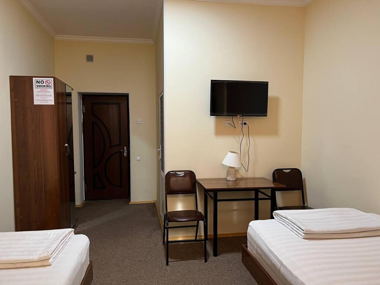 Orom Hotel Ferghana Extérieur photo