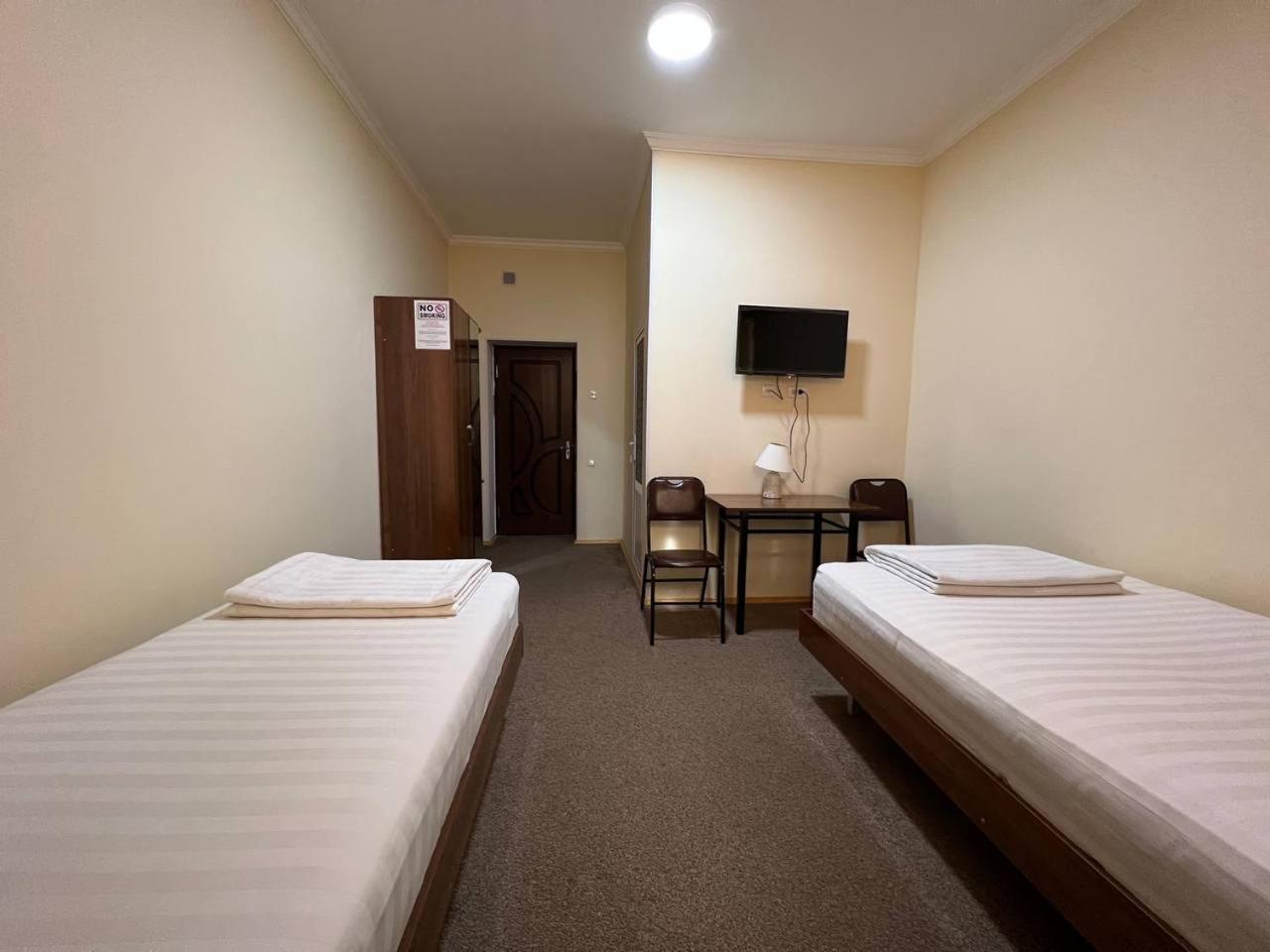 Orom Hotel Ferghana Extérieur photo