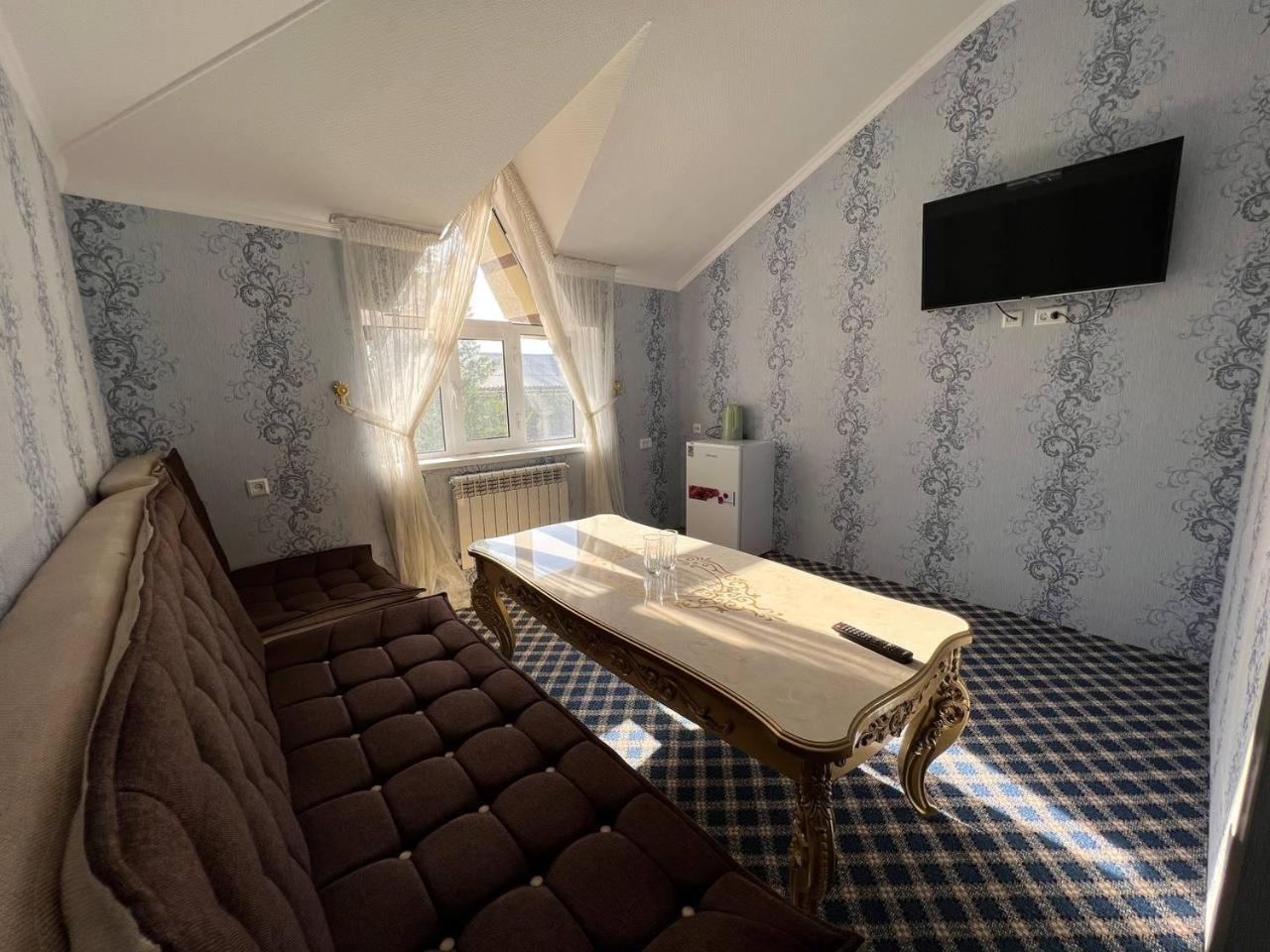 Orom Hotel Ferghana Extérieur photo
