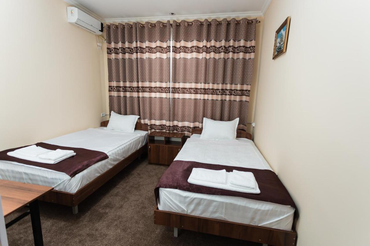 Orom Hotel Ferghana Extérieur photo